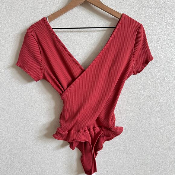 Lulu’s Pink Ribbed Knit Surplice Bodysuit Women's XL - Picture 5 of 6